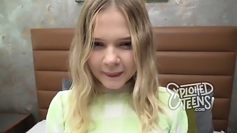 Watch Blonde 18-Year-Old Teen'S First Experience With Oral Sex In Hd